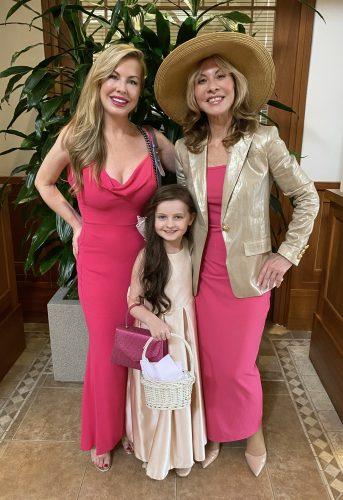 A photo of three generations: Christianne mom, Helene, daughter, Livia, and Christianne