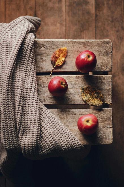 Apples are a staple of fall.  Photo by Hatice Noğman.
