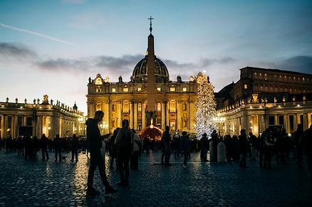 St. Peter’s Square at Christmas, Vatican City. Image by Matteo Angeloni.